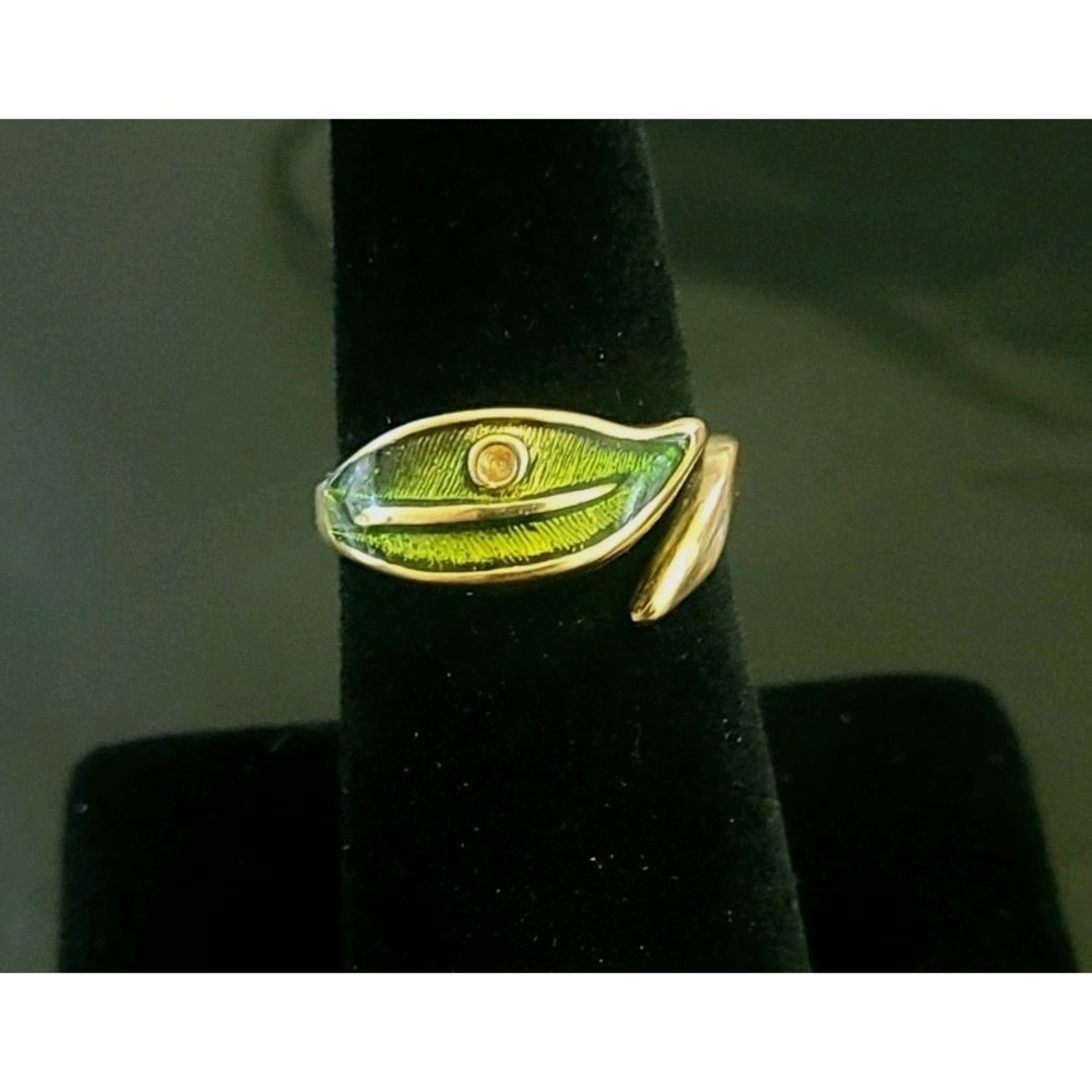 Vintage AVON Green Enamel Leaf Eye Statement Ring Gold Tone Size 7